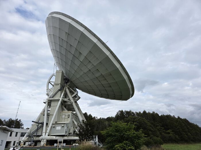 photo of the 45 meter large radio antenna in Nobeyama, Japan